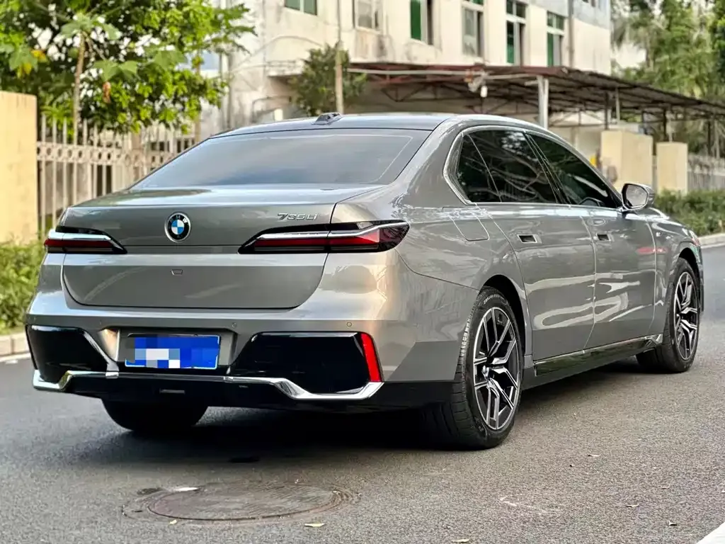 BMW 7 Series 2023 из CN, фото 7