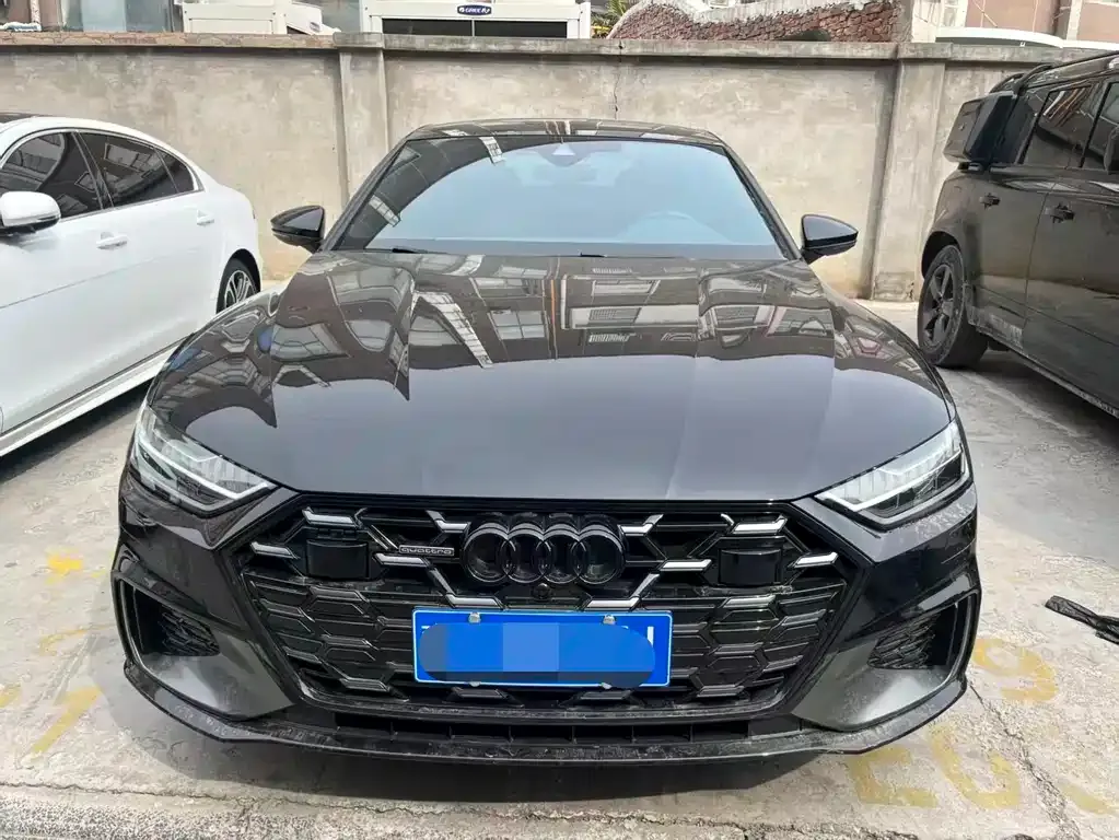 Audi A7L — фото 1