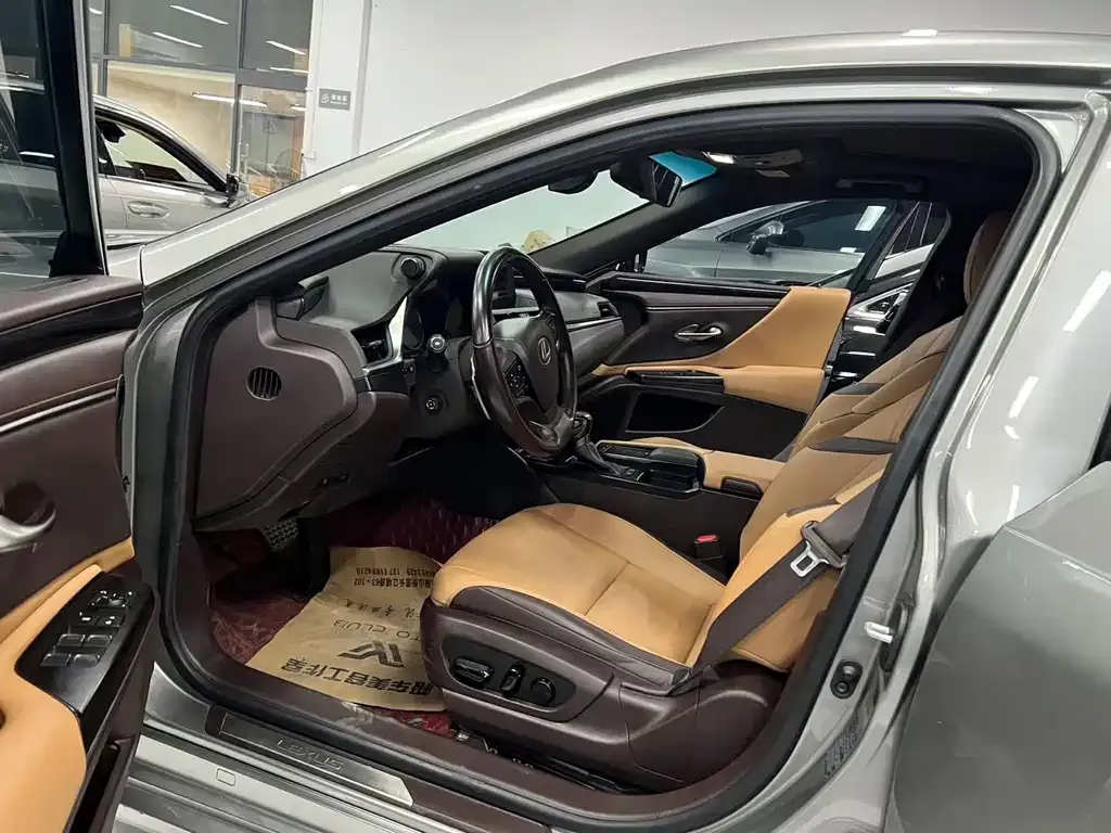 Lexus ES 2021 из CN, фото 7