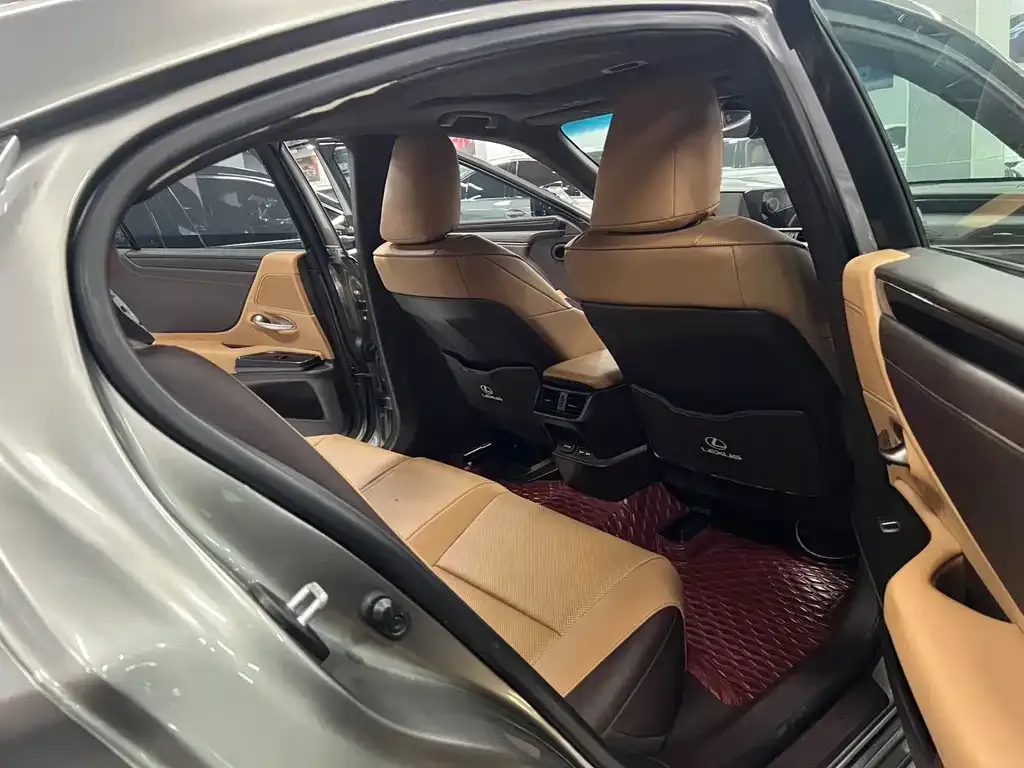 Lexus ES 2021 из CN, фото 2