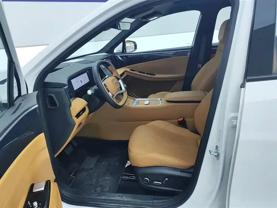 Geely Galaxy L7 — фото 4