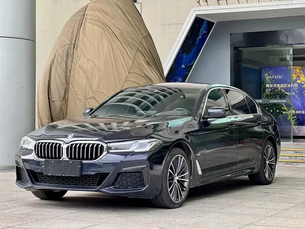 BMW 5 Series — фото 1