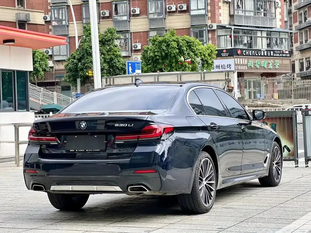 BMW 5 Series — фото 9