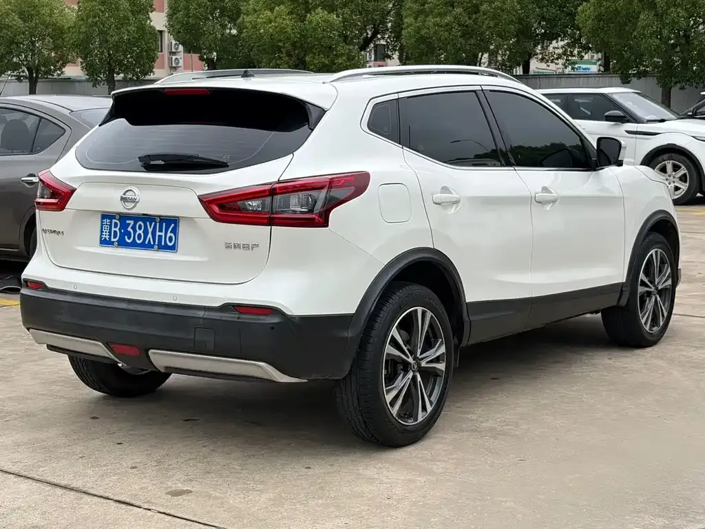 Nissan Qashqai — фото 8