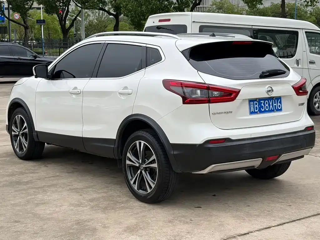 Nissan Qashqai — фото 4