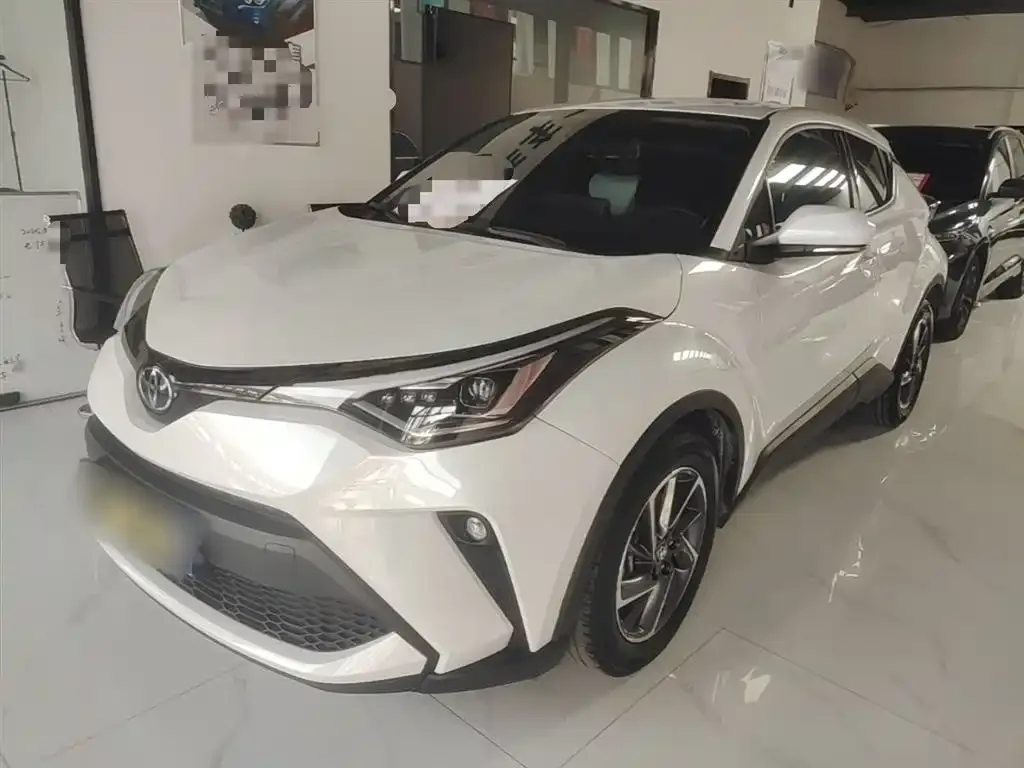Toyota C-HR — фото 1