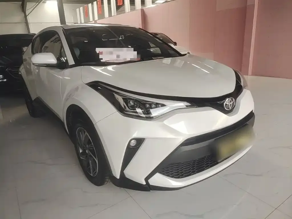 Toyota C-HR — фото 10