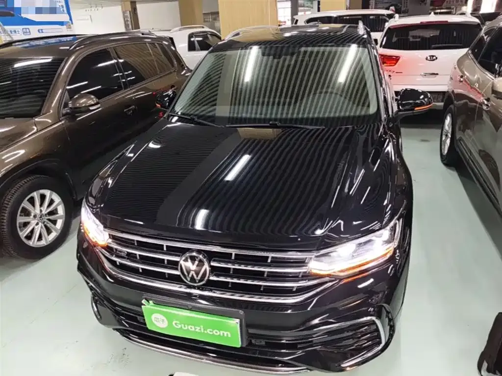 Volkswagen Tiguan L — фото 9