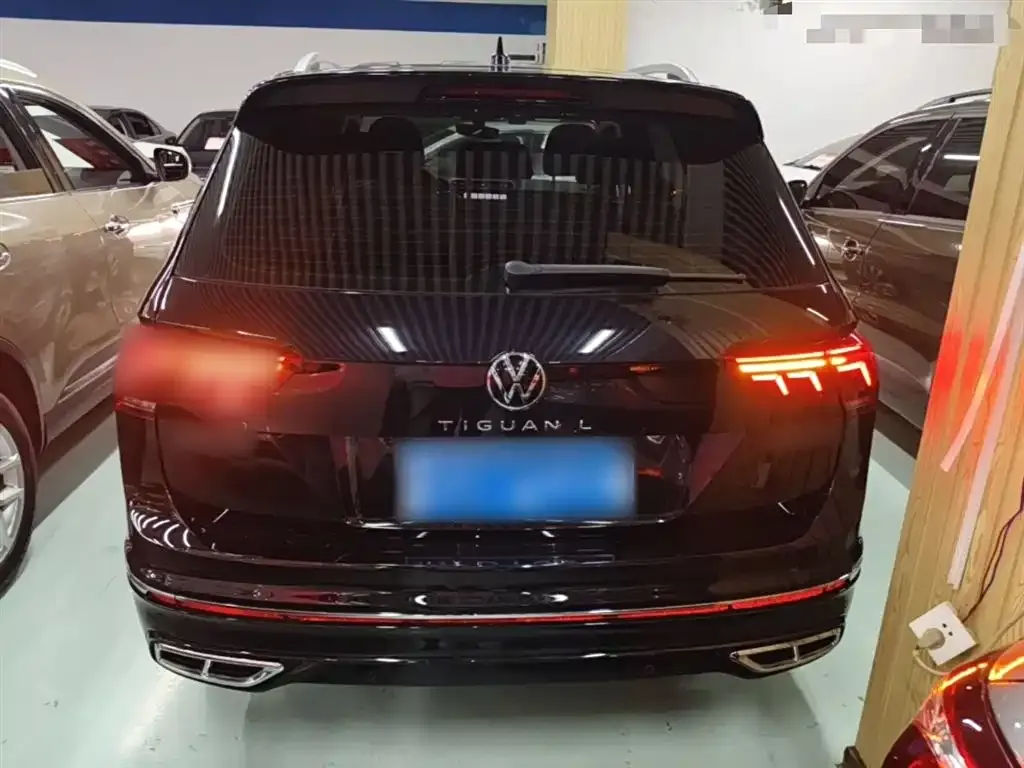Volkswagen Tiguan L — фото 3