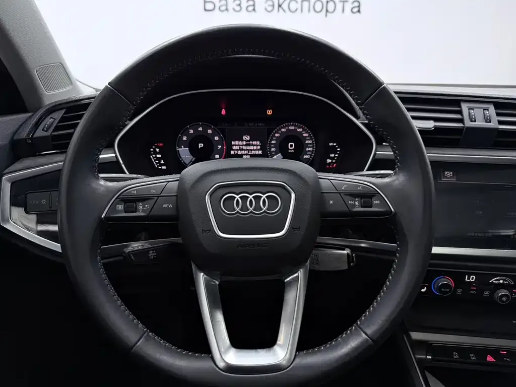 Audi Q3 — фото 10