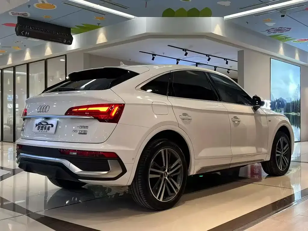 Audi Q5L Sportback 2021 из CN, фото 2