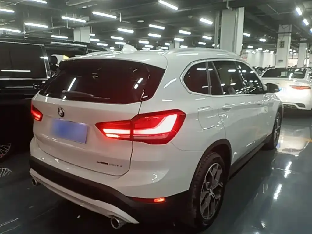 BMW X1 — фото 9