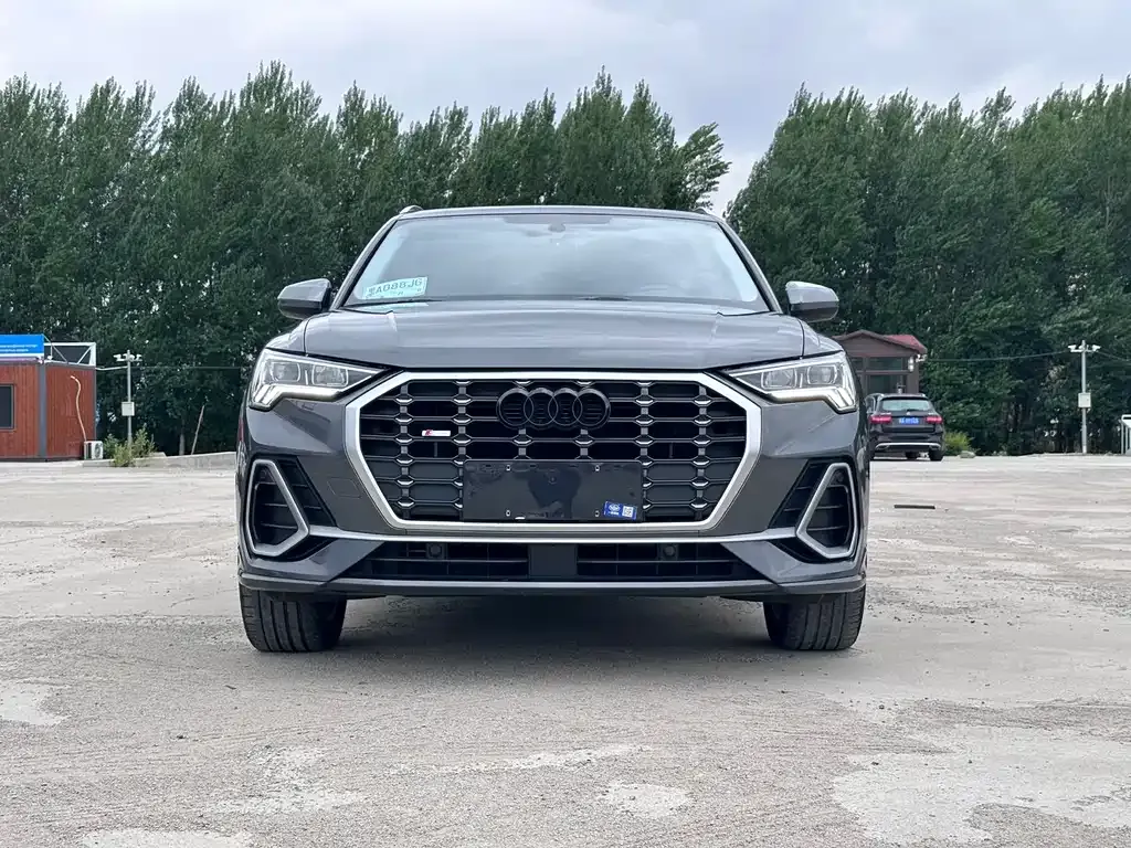 Audi Q3 — фото 6