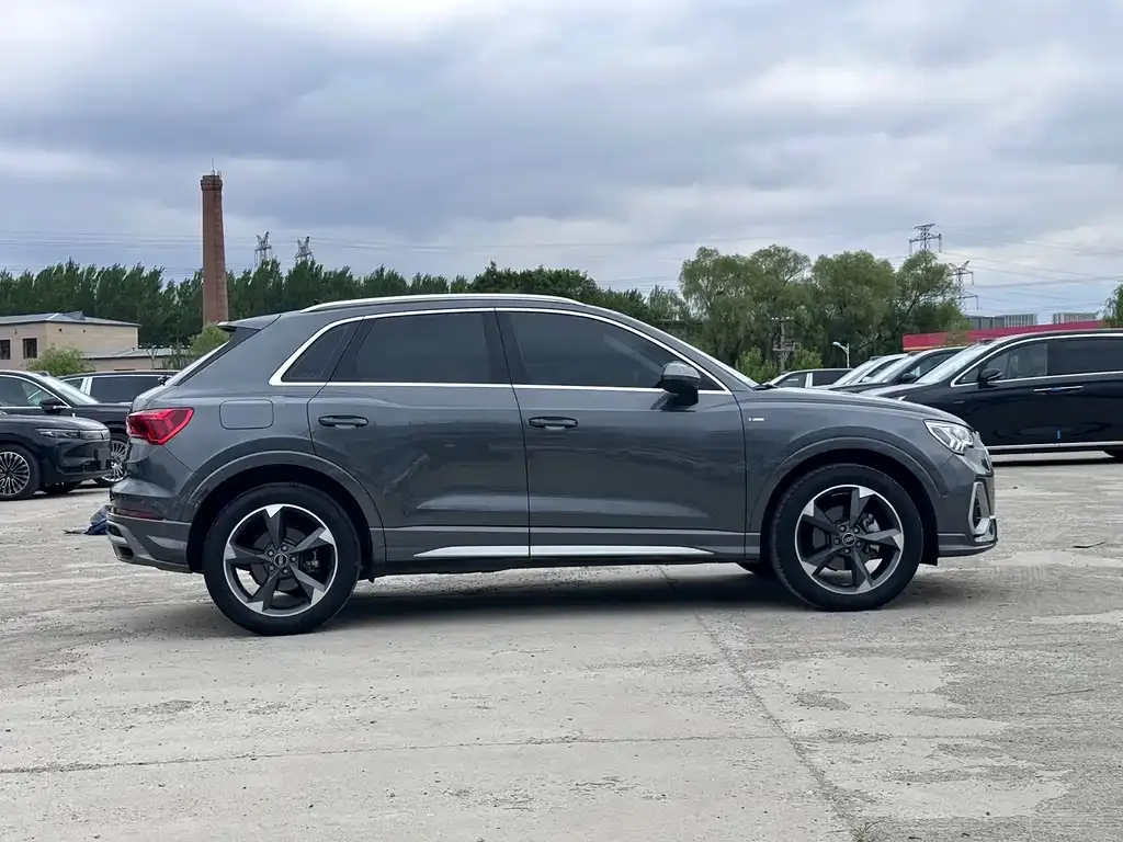 Audi Q3 — фото 8