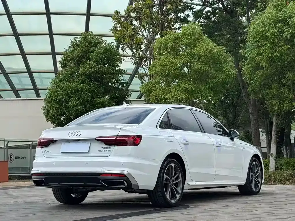 Audi A4L — фото 7