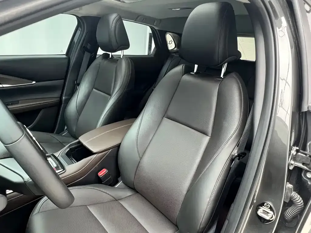 Mazda CX-30 — фото 10