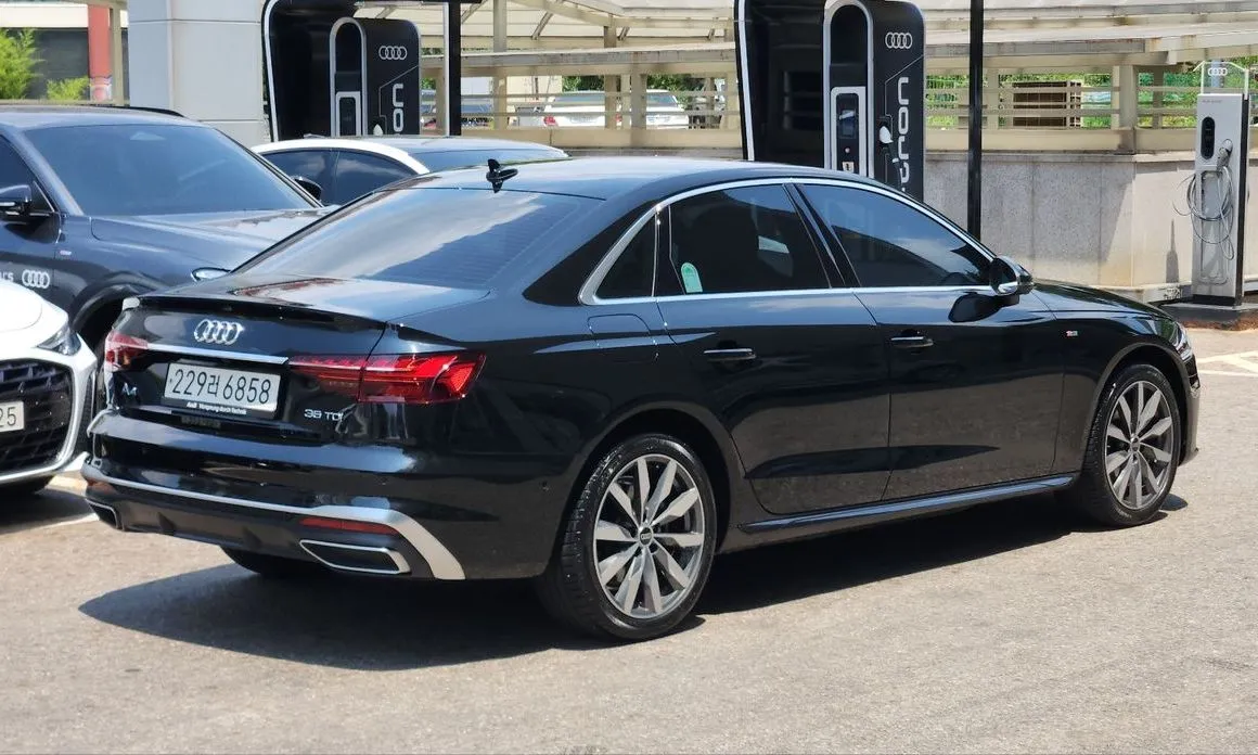 Audi A4 2023 из KR, фото 3
