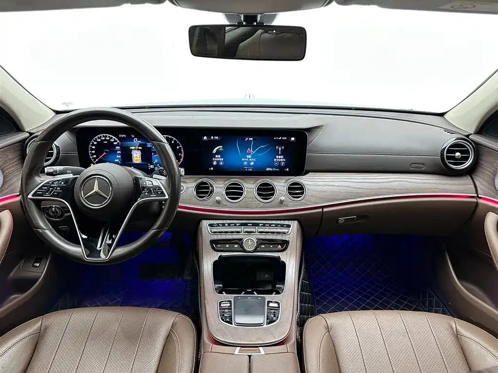 Mercedes-Benz E-Class — фото 10