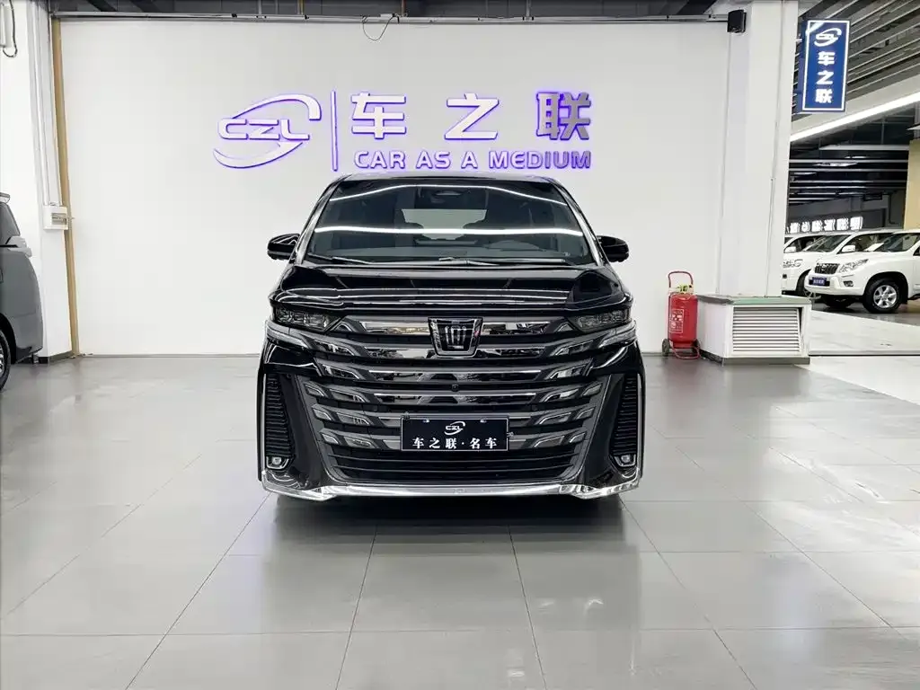 Toyota Vellfire — фото 8