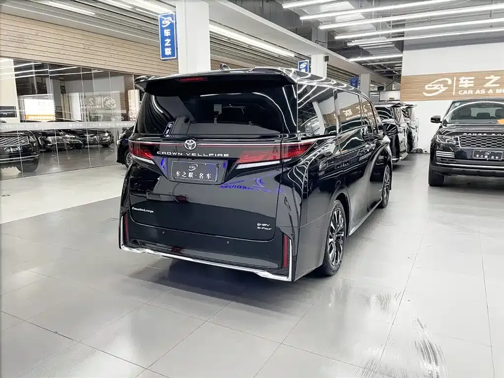 Toyota Vellfire — фото 5