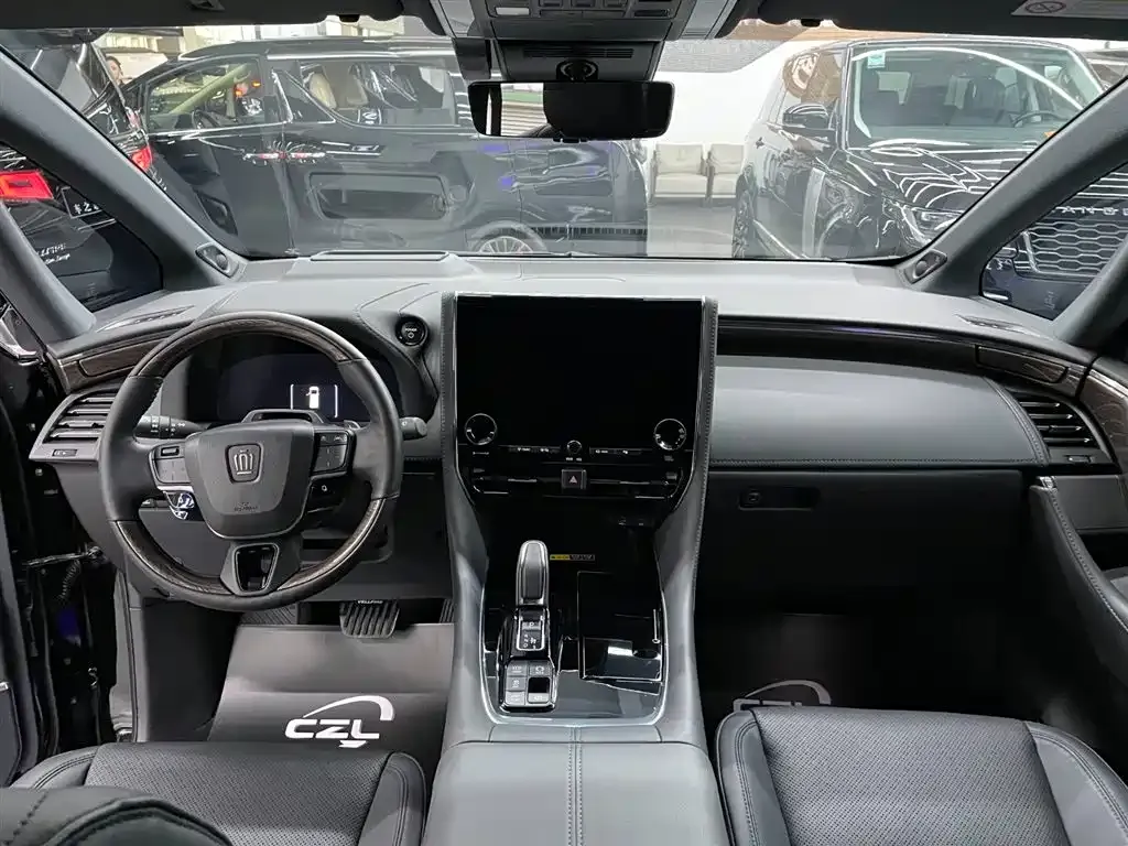 Toyota Vellfire — фото 7
