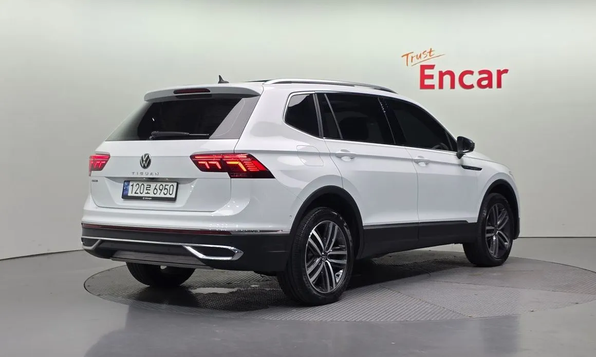 Volkswagen Tiguan — фото 2