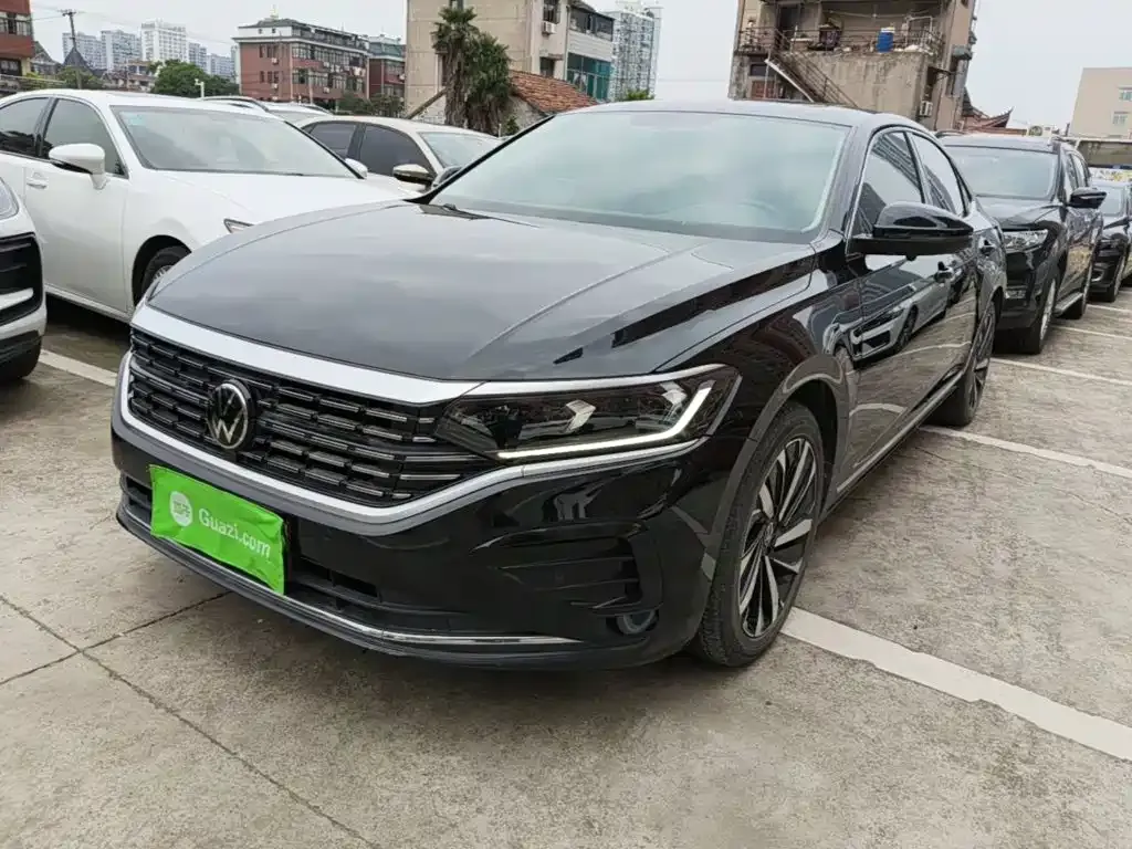 Volkswagen Passat — фото 1