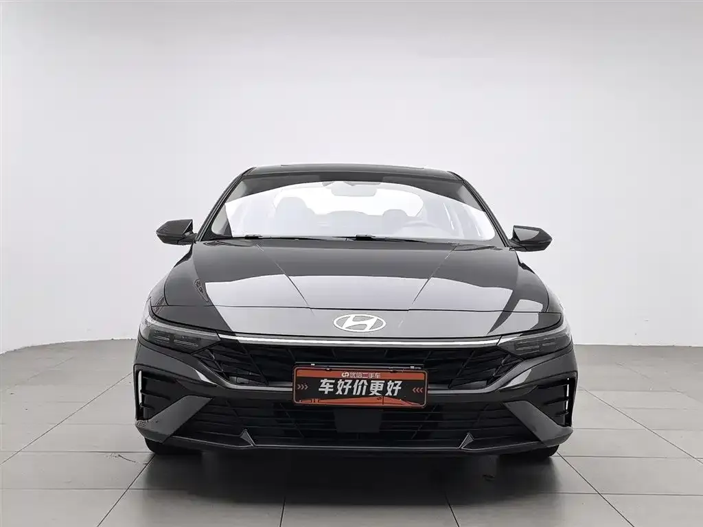Hyundai Elantra — фото 3