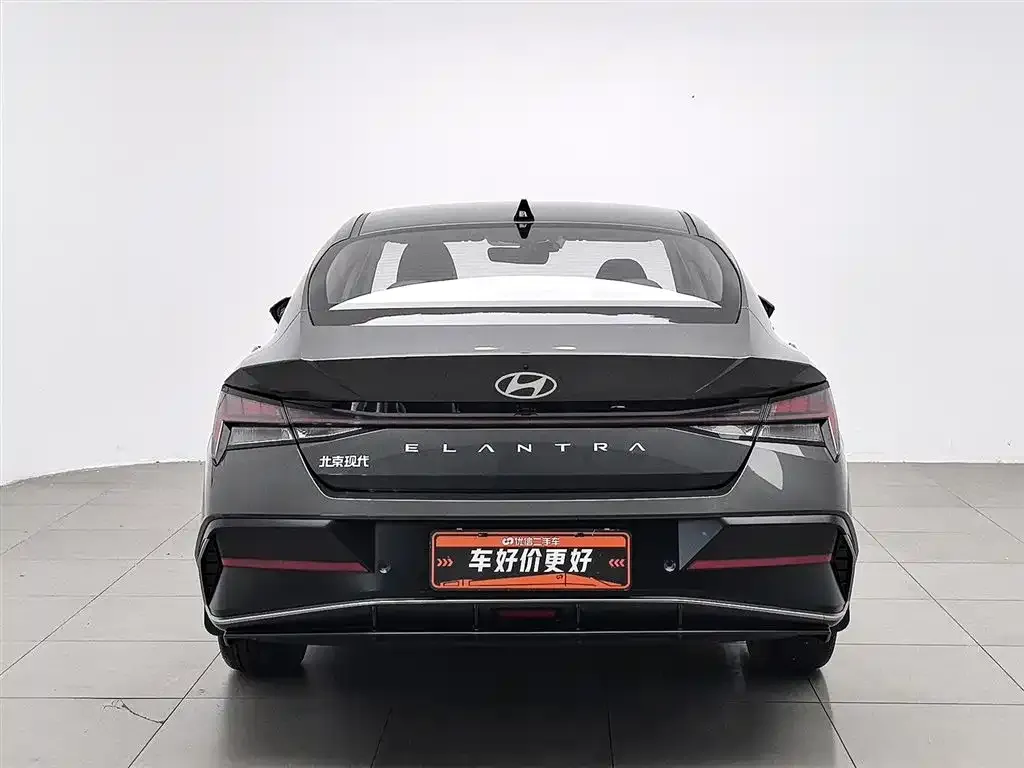 Hyundai Elantra — фото 7