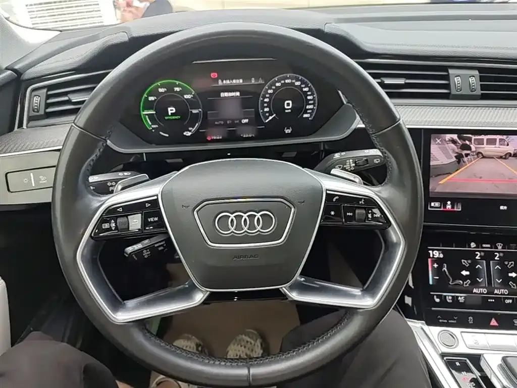 Audi e-tron 2021 из CN, фото 2