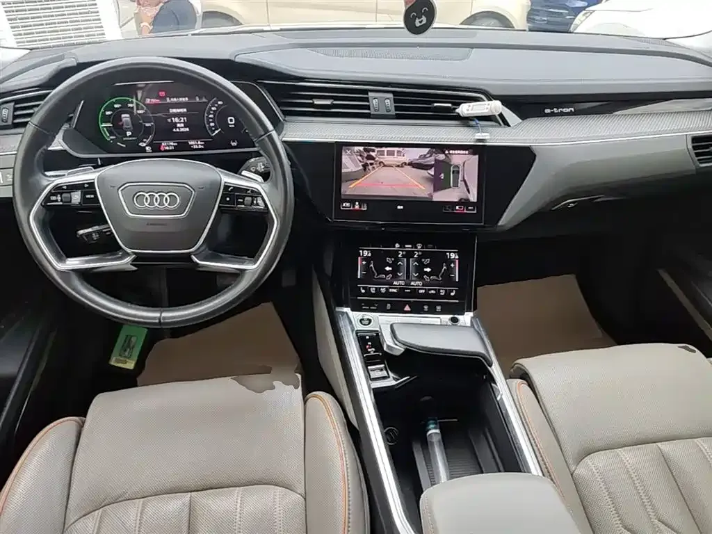 Audi e-tron 2021 из CN, фото 10