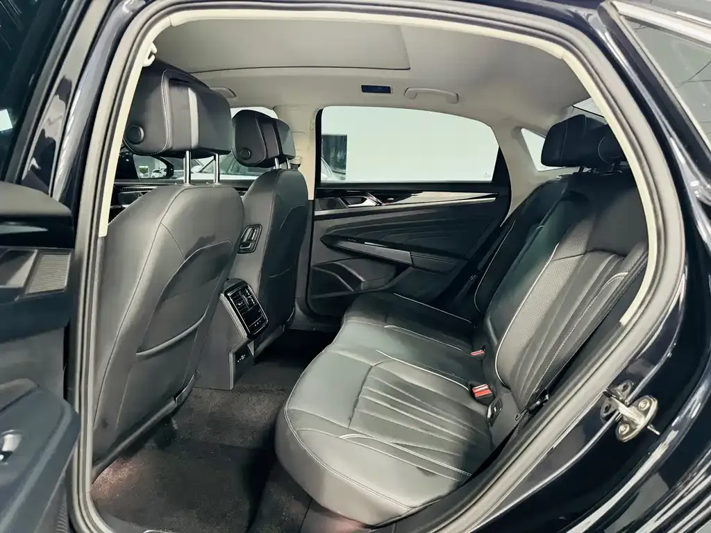 Volkswagen Passat — фото 3