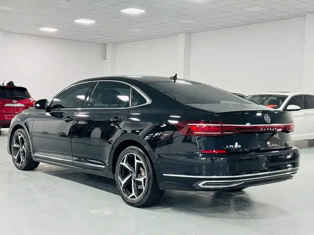 Volkswagen Passat — фото 5