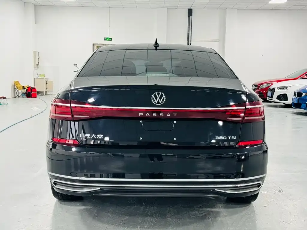 Volkswagen Passat — фото 4