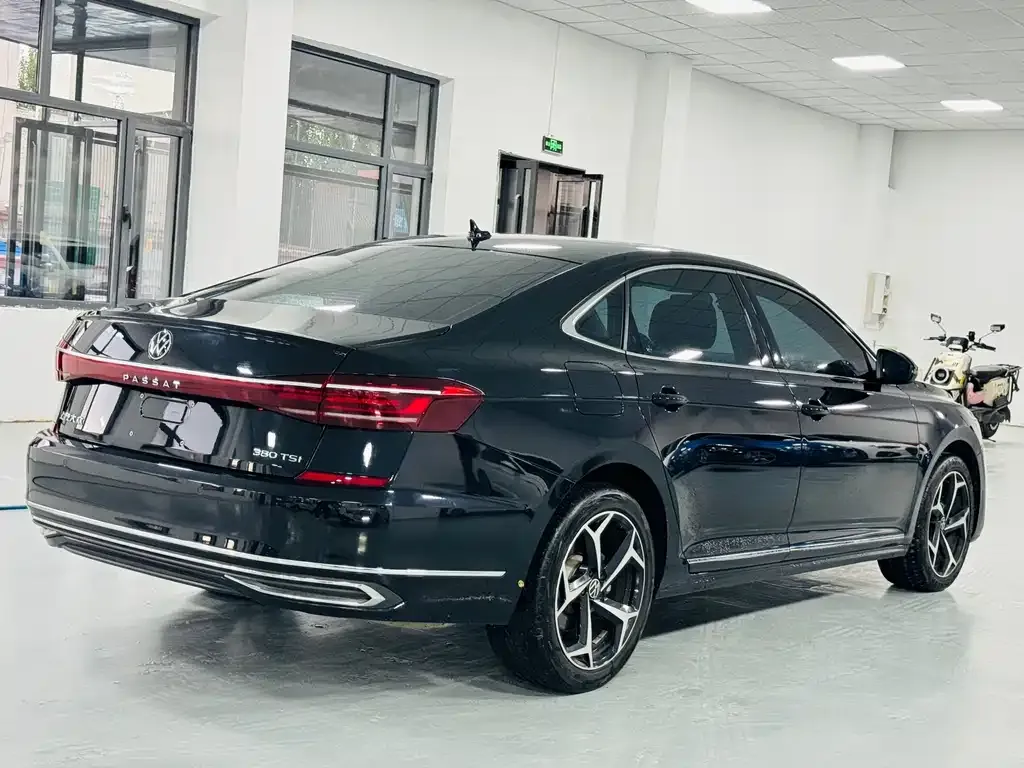 Volkswagen Passat — фото 6