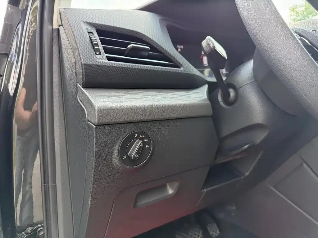 Volkswagen Tharu — фото 10