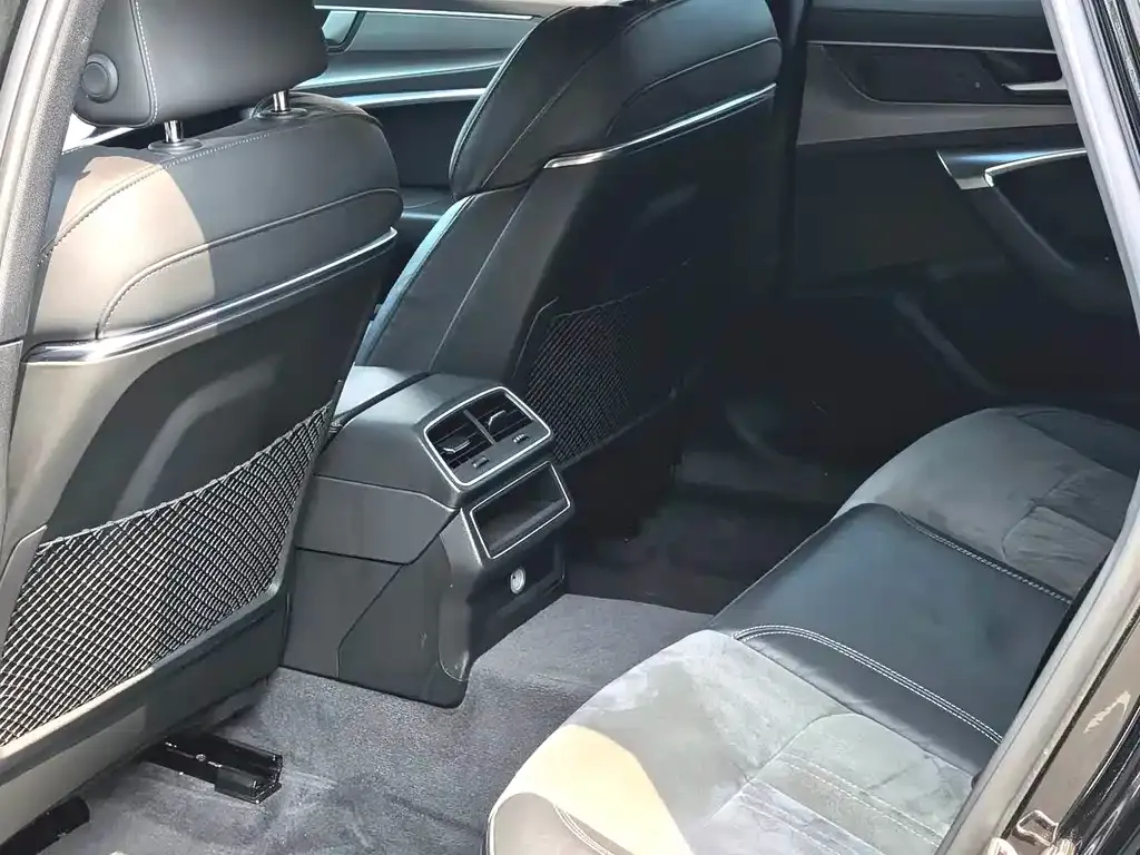 Audi A6L 2021 из CN, фото 6
