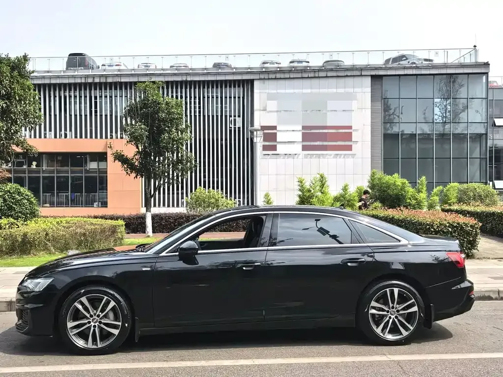 Audi A6L 2021 из CN, фото 9