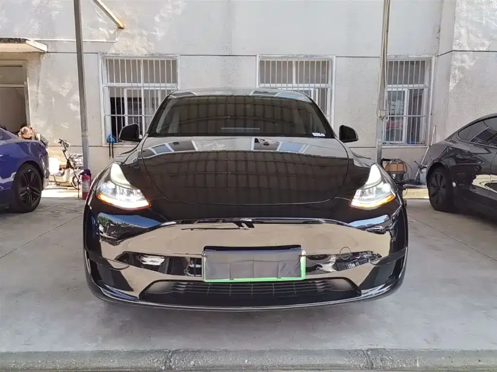 Tesla Model Y — фото 6