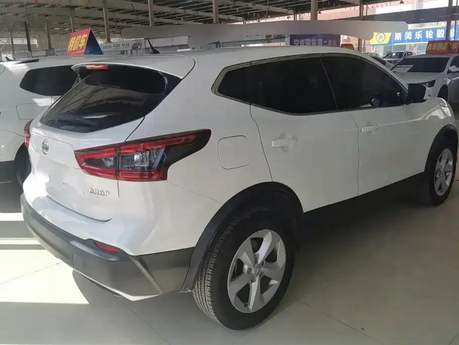 Nissan Qashqai — фото 8