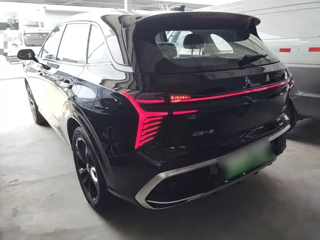 Hongqi HS3 PHEV — фото 4