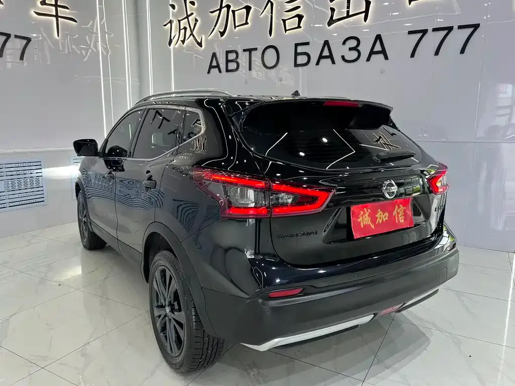 Nissan Qashqai — фото 7