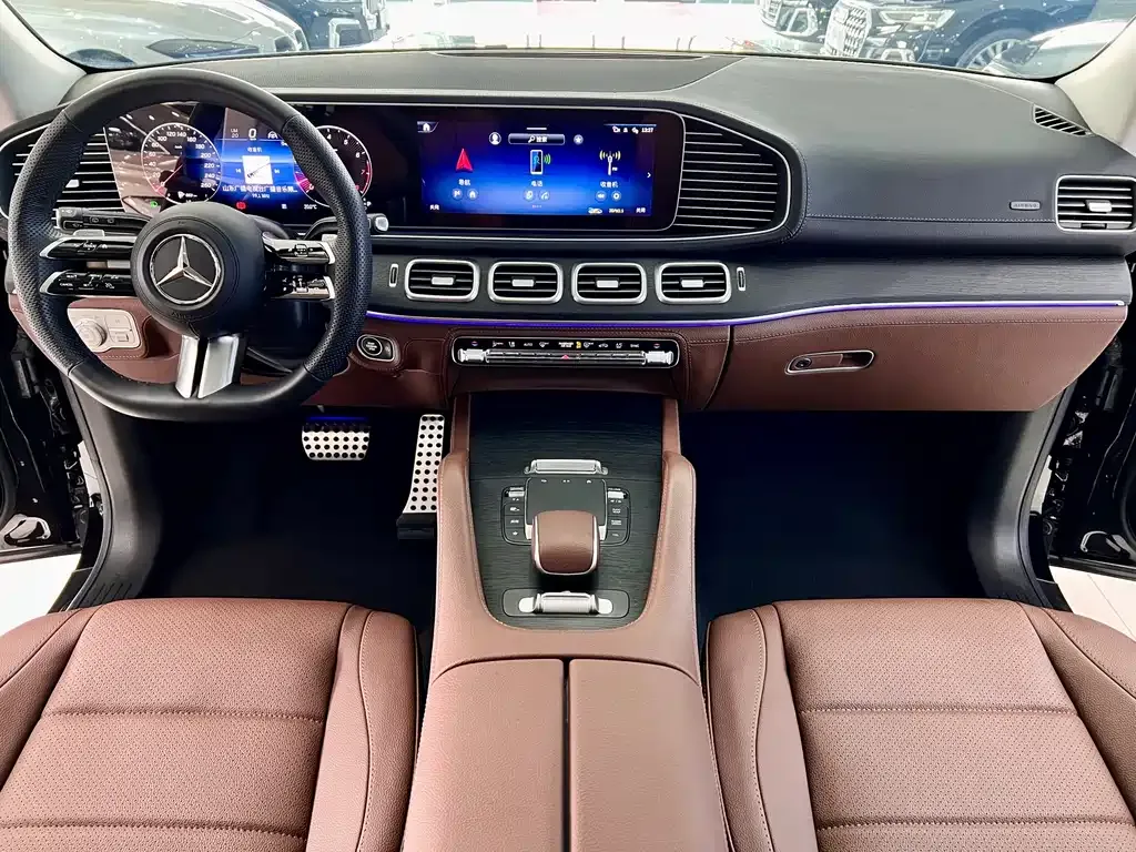 Mercedes-Benz GLS — фото 10