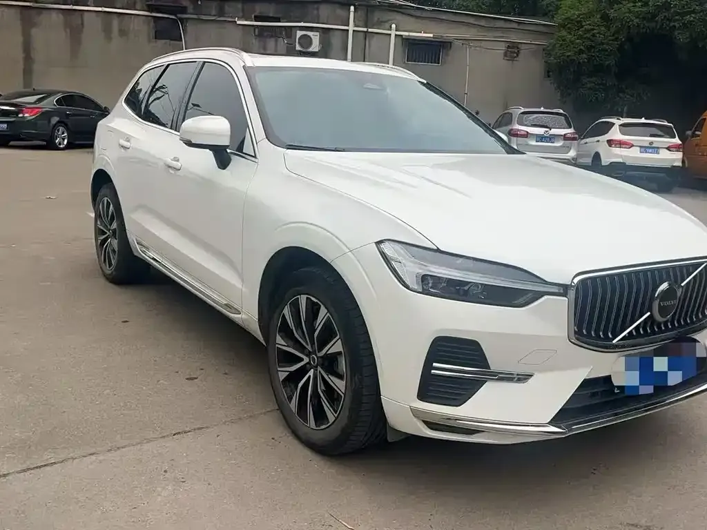 Volvo XC60 — фото 4