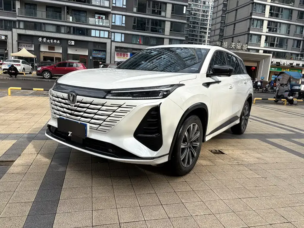 Changan CS75PLUS — фото 1