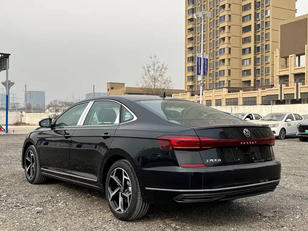 Volkswagen Passat — фото 7