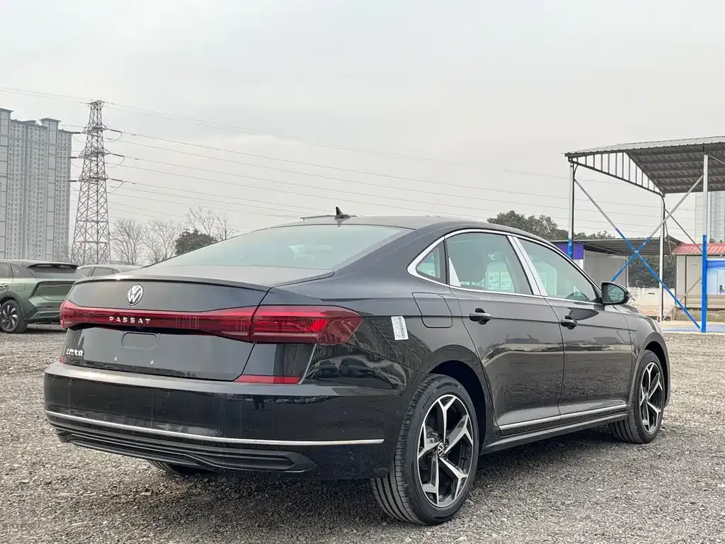 Volkswagen Passat — фото 9