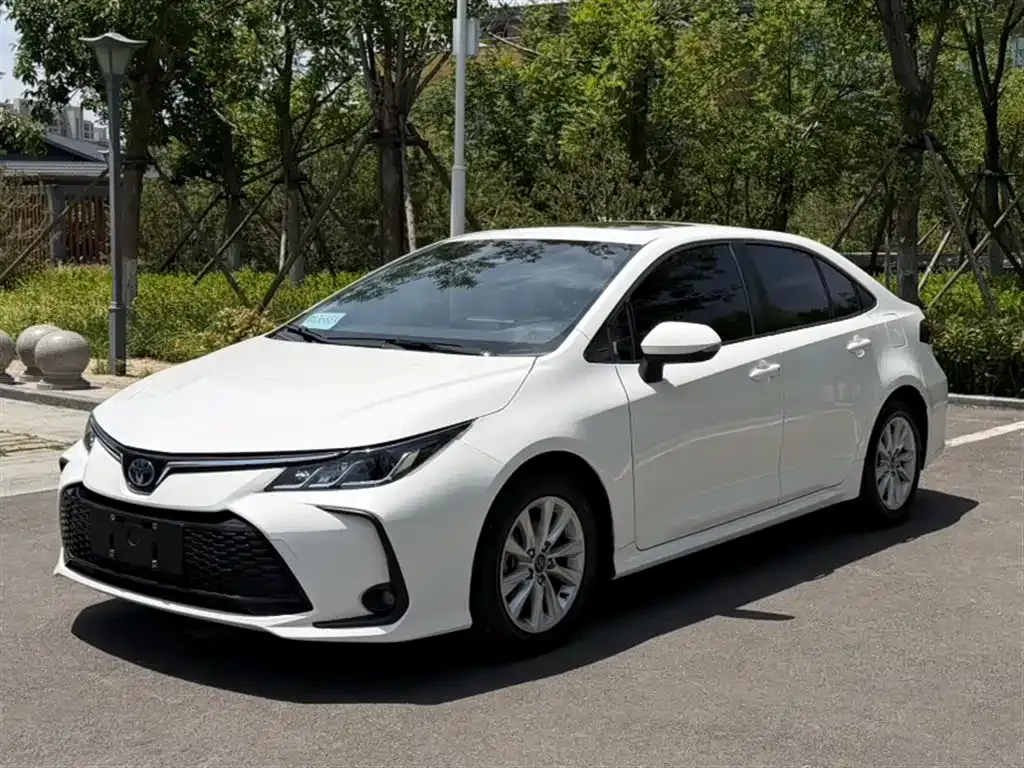 Toyota Corolla — фото 3