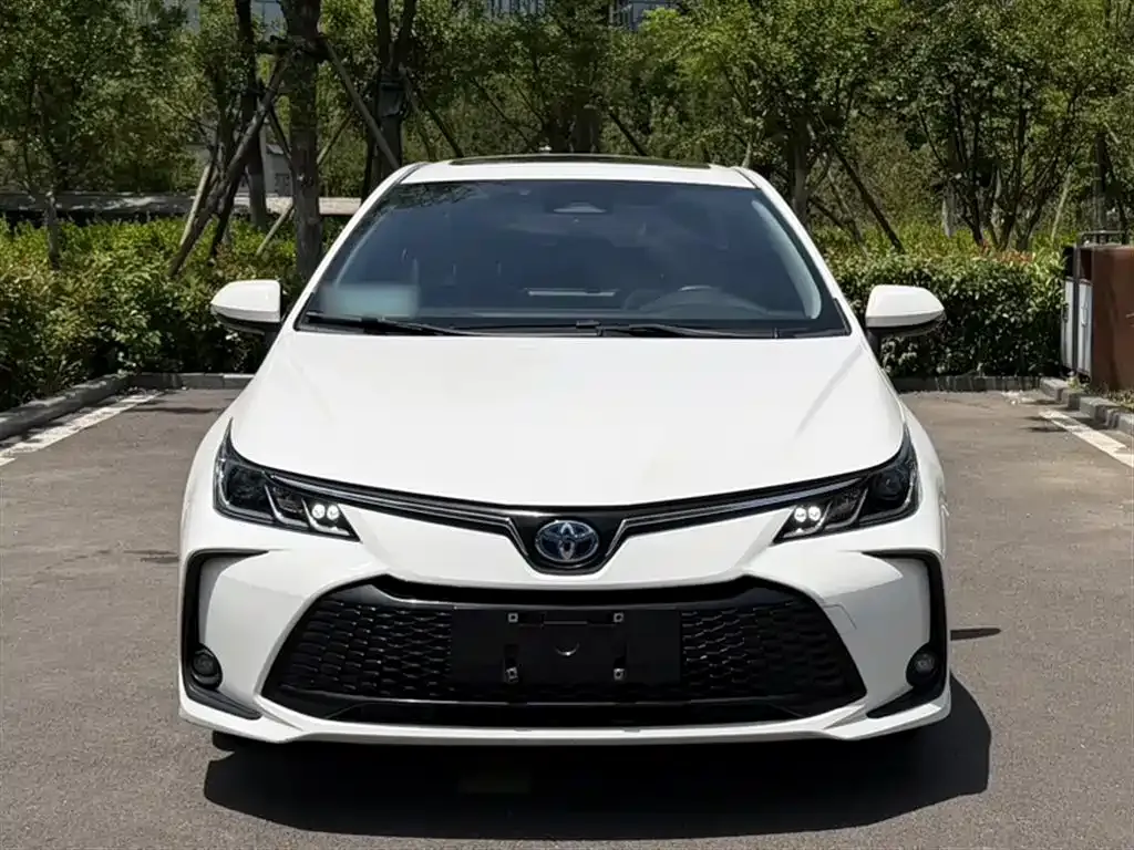 Toyota Corolla — фото 6