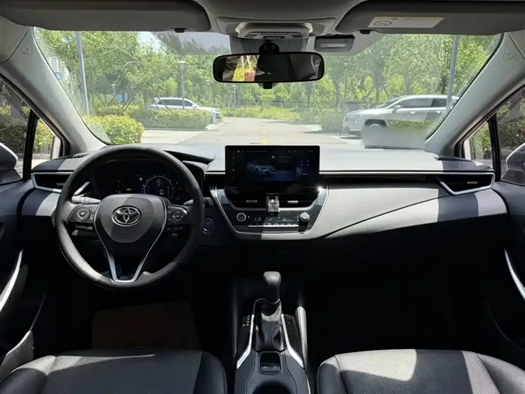 Toyota Corolla — фото 4